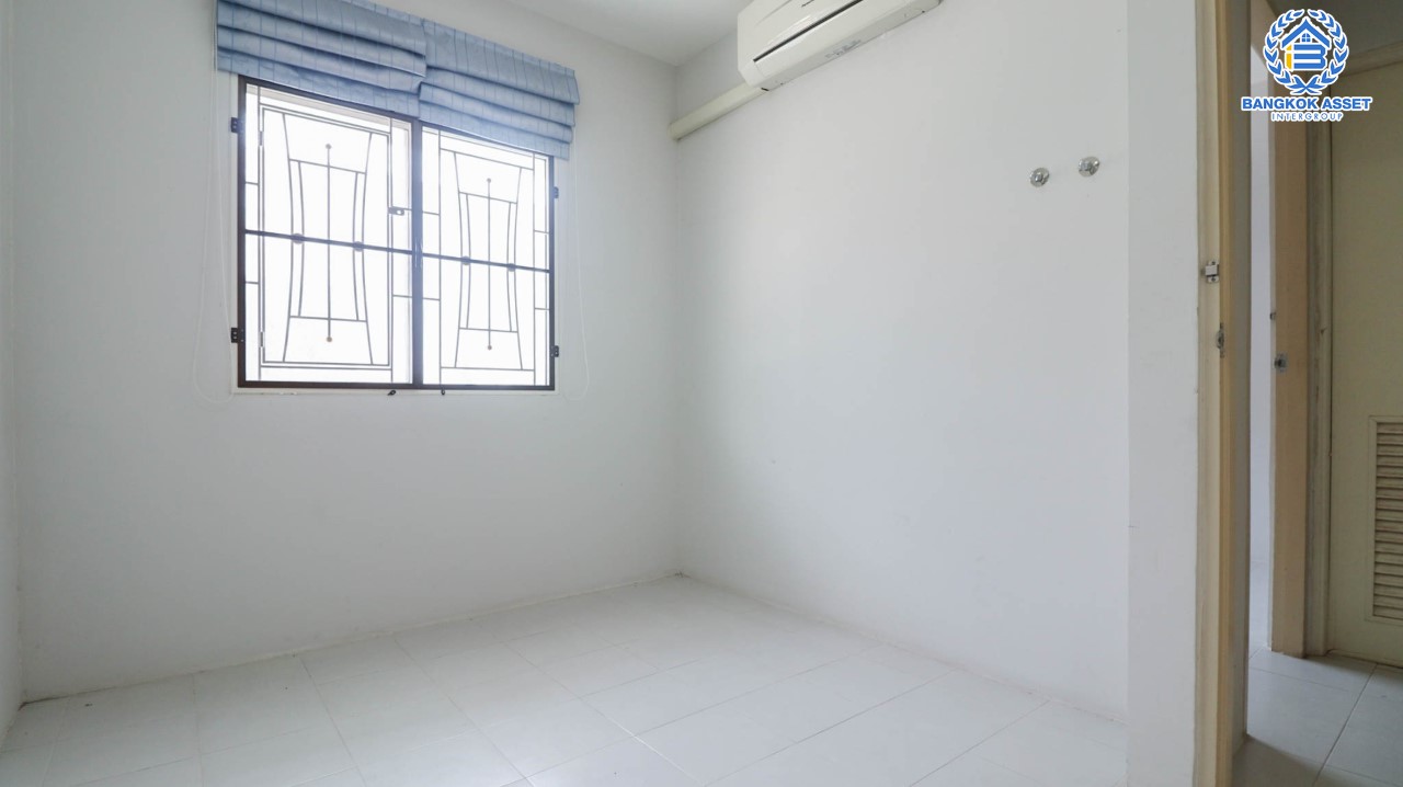 ทาวน์เฮ้าส์มือสองย่านนทบุรี ม.พฤกษา 45 บางใหญ่-กาญจนาภิเษก เนื้อที่ 16 ตร.ว. ฟังก์ชัน 3 ห้องนอน 2 ห้องน้ำ บ้านสวย พร้อมอยู่ บนทำเลที่เดินทางสะดวก ใกล้รถไฟฟ้าสายสีม่วง "สถานีคลองบางไผ่" และเซ็นทรัลเวสต์เกต...